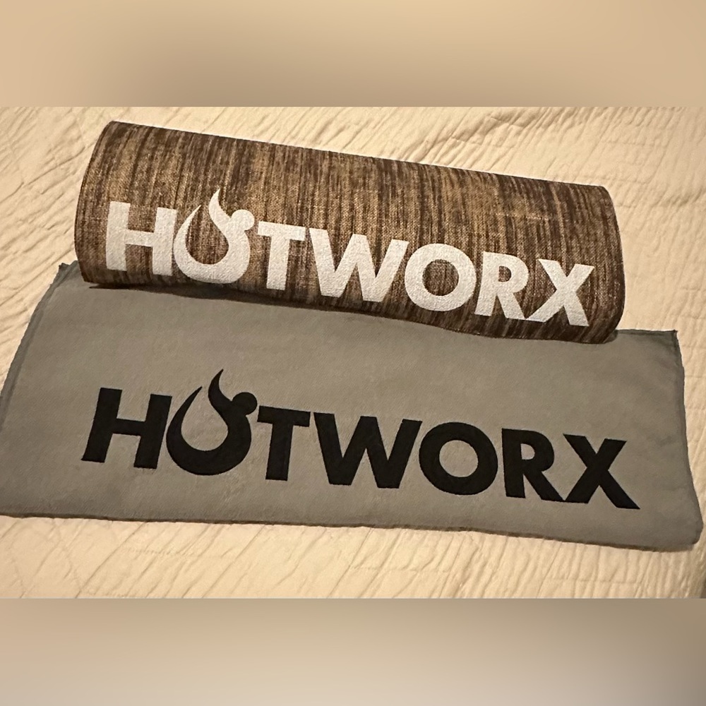 Hotworx Yoga Mat and Towel